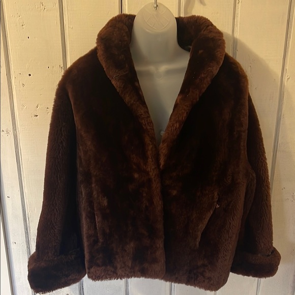 Jackets & Blazers - Plush Vibtage Faux Fur Coat